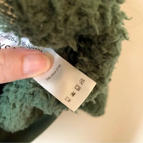 ✨$8 CLEAR-OUT✨ Bluenotes Sherpa Christmas Holiday Ok But First Presents Sweater - Picture 11 of 12